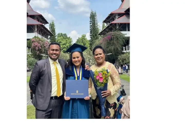 Kisah Jeane, Wisudawan...