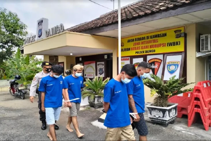 Mabuk Miras dan Bobol...