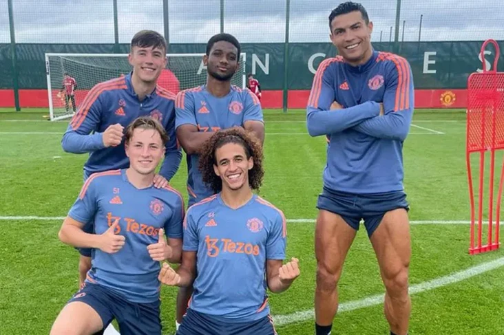 Plong! Ronaldo Kembali...