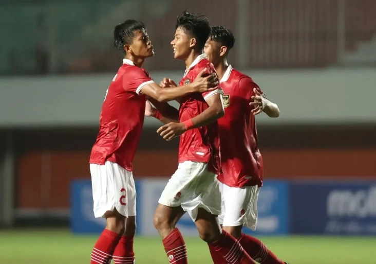Hasil dan Klasemen Sementara...