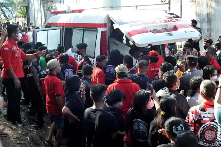 Autopsi Ulang Jenazah...