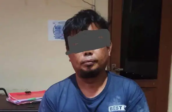 Ketahuan Simpan Ganja,...