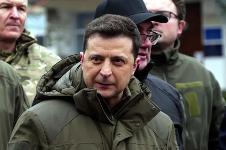 Zelensky Desak Warga...