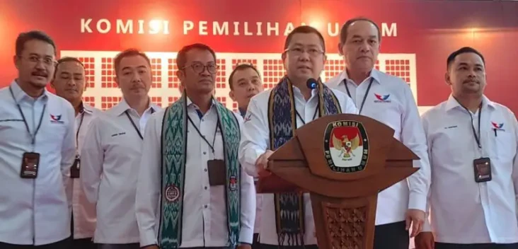 Resmi Mendaftar di KPU,...
