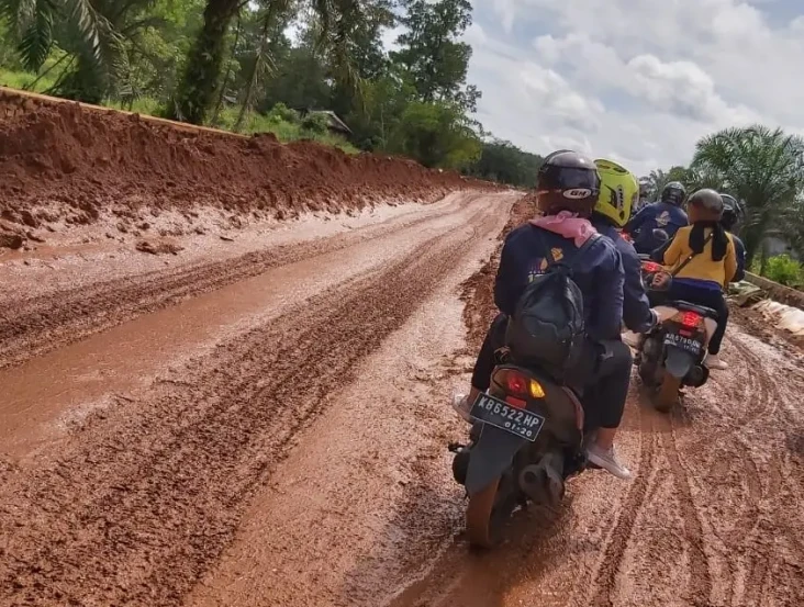 Tips Berkendara Motor...