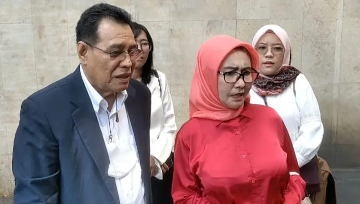 Sambangi Polda Metro,...