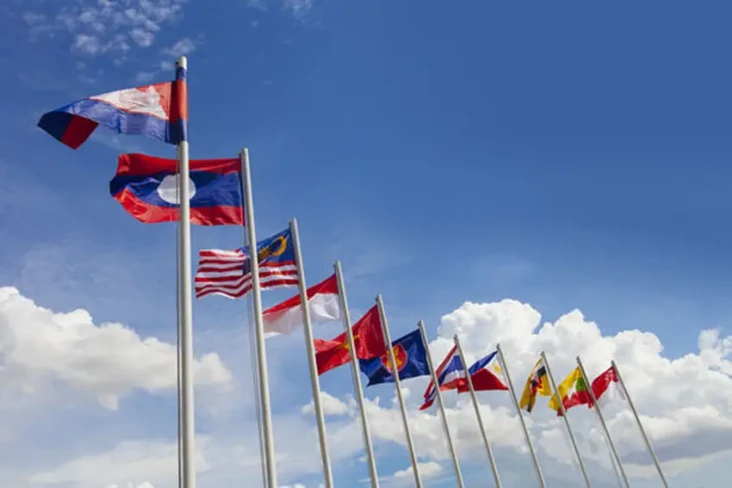 Menlu ASEAN Dorong Tindakan...