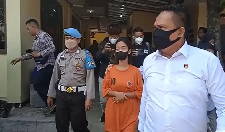 Terungkap! Wanita Cantik...