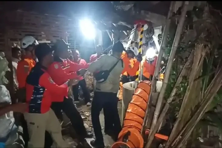 Bersihkan Sumur Tua...