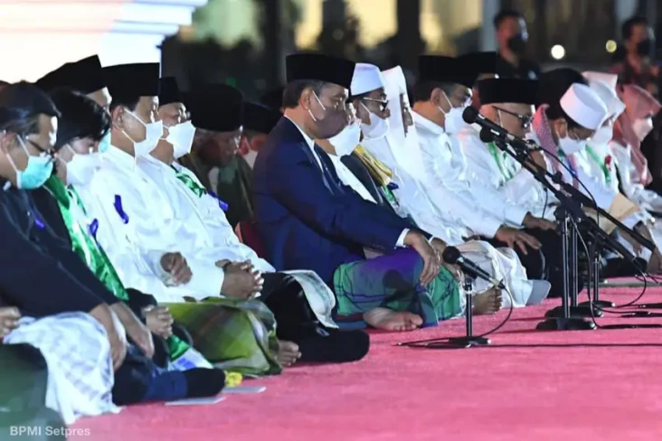 Ini Momen Prabowo Hadiri...