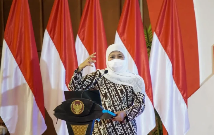 Gubernur Khofifah Bagikan...