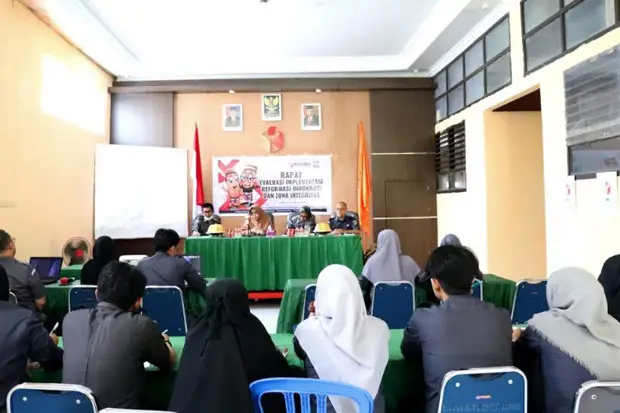 Tingkatkan Pelayanan...