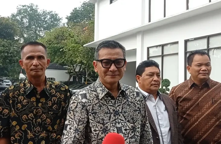 Ayah Brigadir J Datangi...