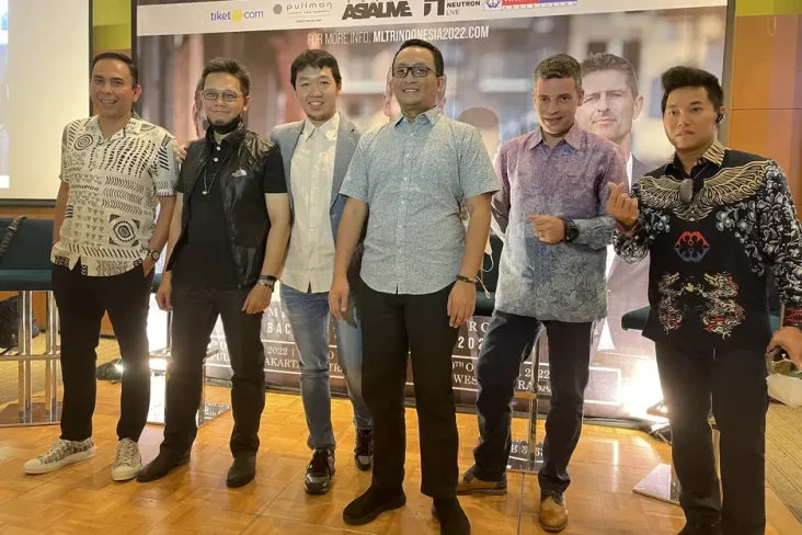 Kembali ke Indonesia,...
