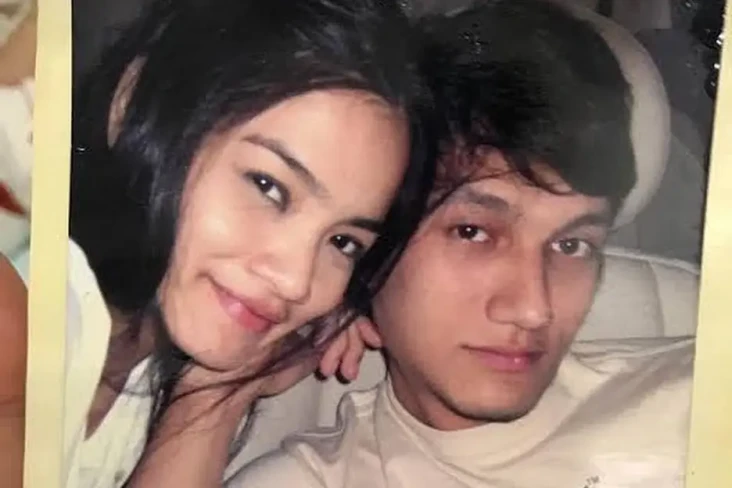 Unggah Surat Cinta saat...