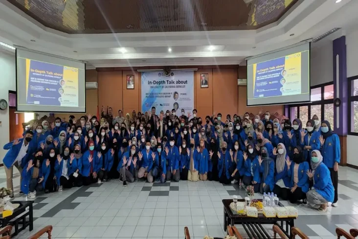 Universitas Pancasila...