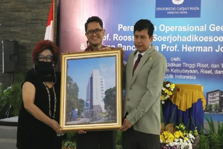 Prof Roosseno Bapak...