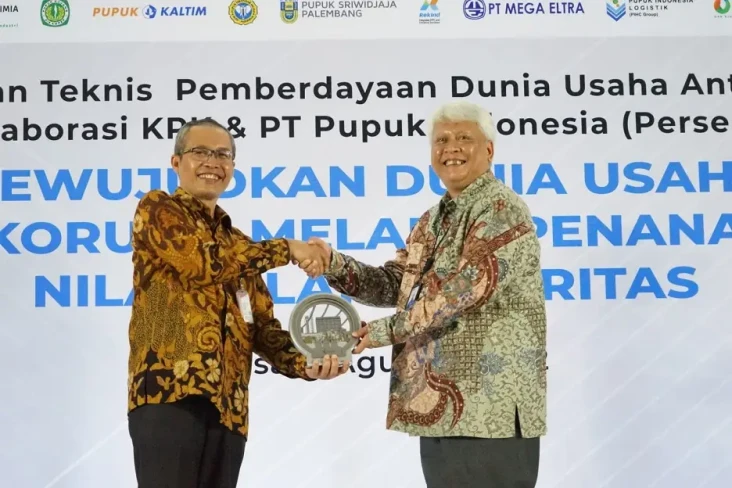Jurus Baru BUMN Pupuk...