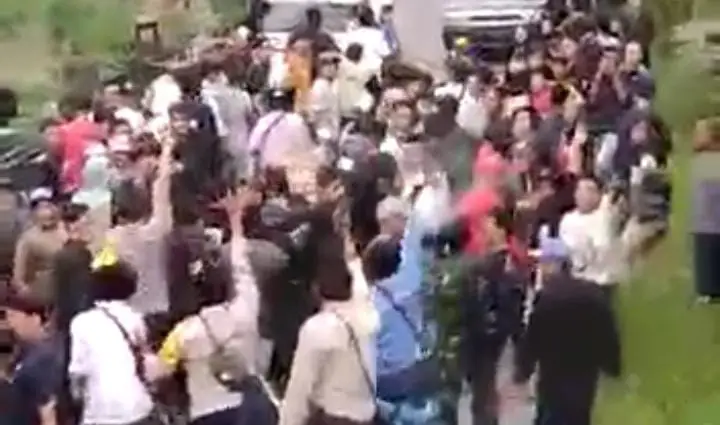Ricuh Sepak Bola Tarkam...