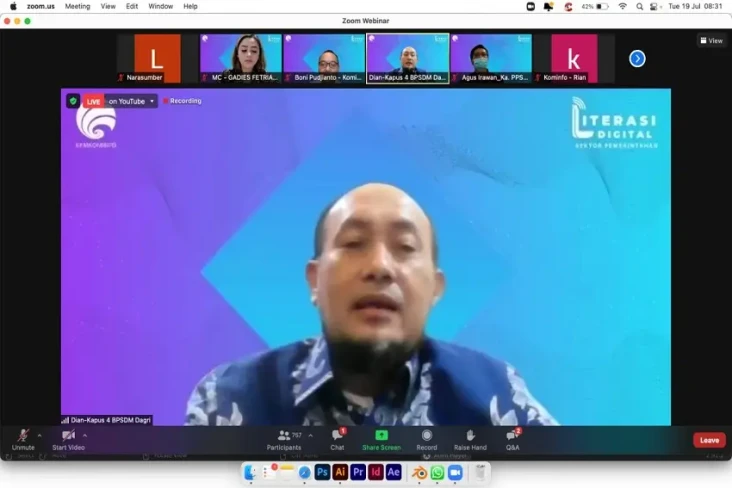 Kemenkominfo Bersama...