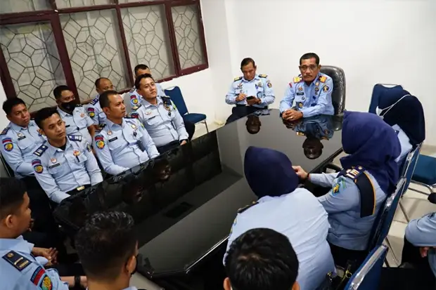 Liberti Minta Pegawai...