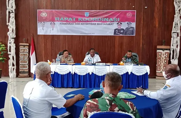 Bupati Elisa Ajak Masyarakat...