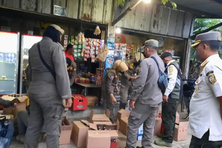 Satpol PP Sita Ratusan...