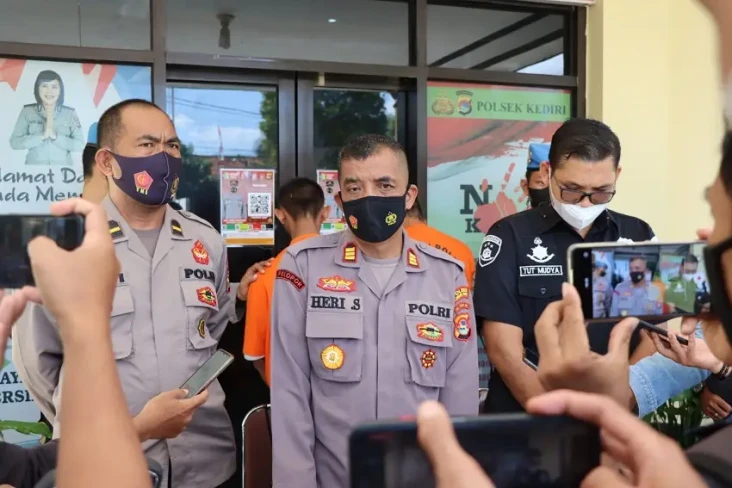 Diberi Tumpangan Menginap,...