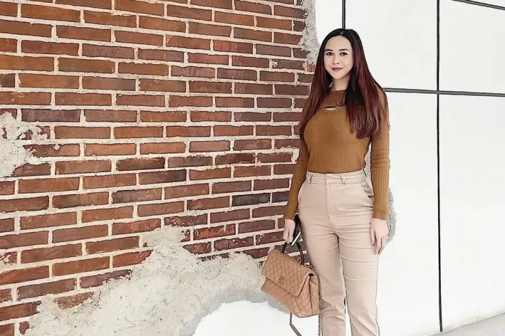 Aura Kasih Unggah Foto...