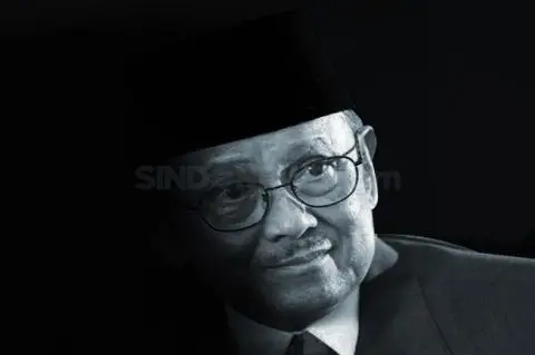 Kisah BJ Habibie Turunkan...