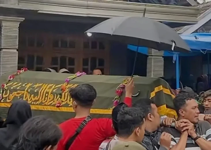 Aji Firmanto Tewas Tabrak...