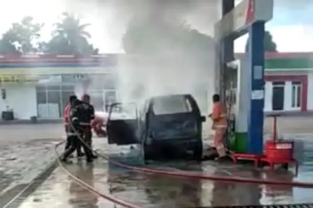 SPBU Lare Lare Terbakar,...