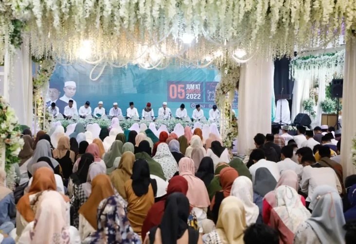 Ribuan Santri Bersama...