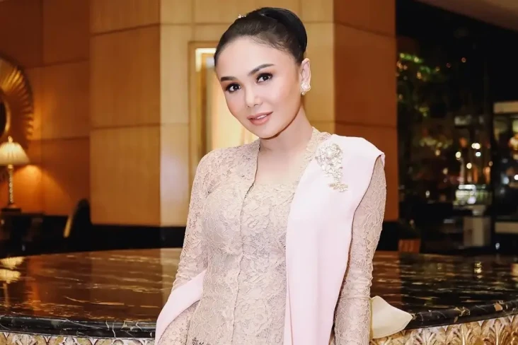 7 Artis Indonesia Senang...