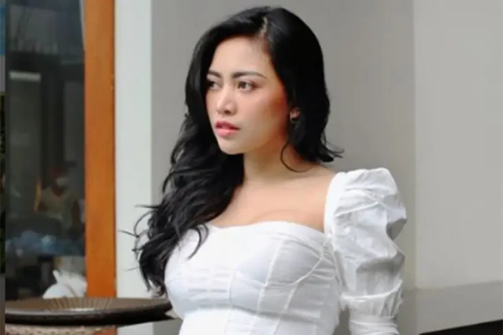 Gaya Rachel Vennya Ini...