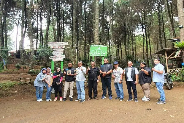 Bapelitbangda dan Unkris...