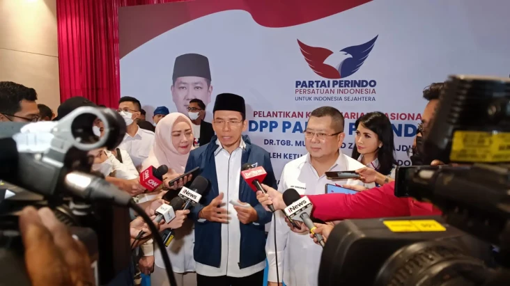 SK Pertama, TGB Jabat...