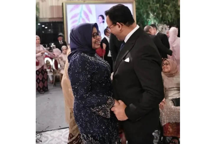Sang Istri Ulang Tahun,...