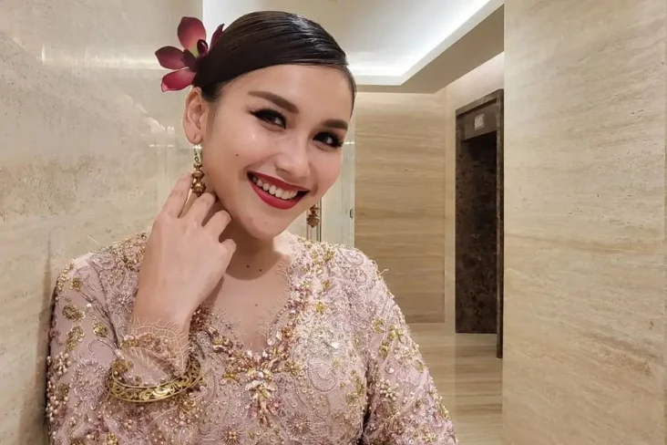 5 Artis Indonesia dengan...
