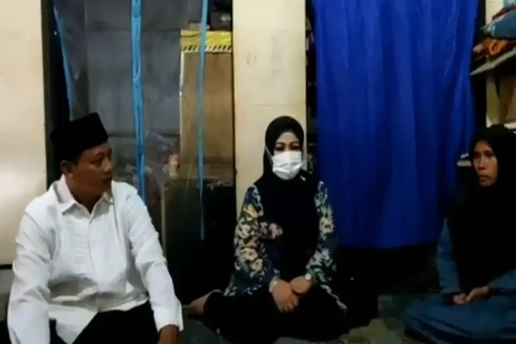 Kunjungi Orang Tua Bocah...