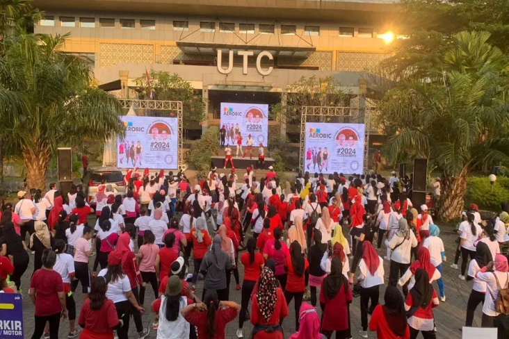 Emak-Emak dan Generasi...