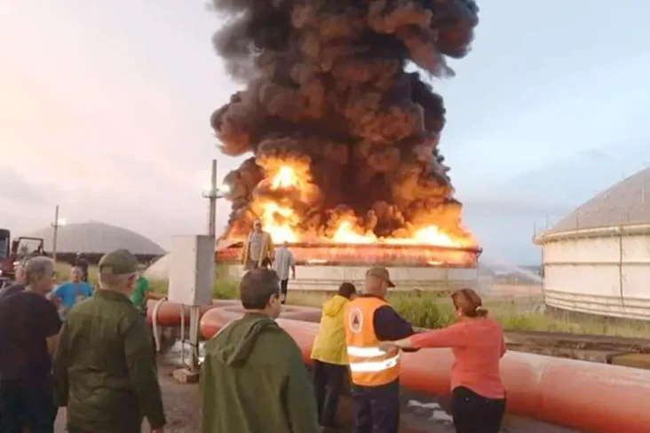 Pelabuhan Supertanker...