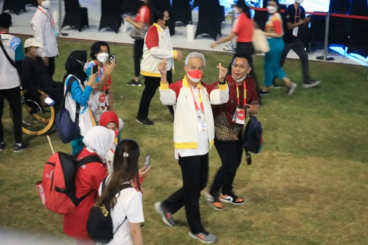 Tuan Rumah dan Juara...