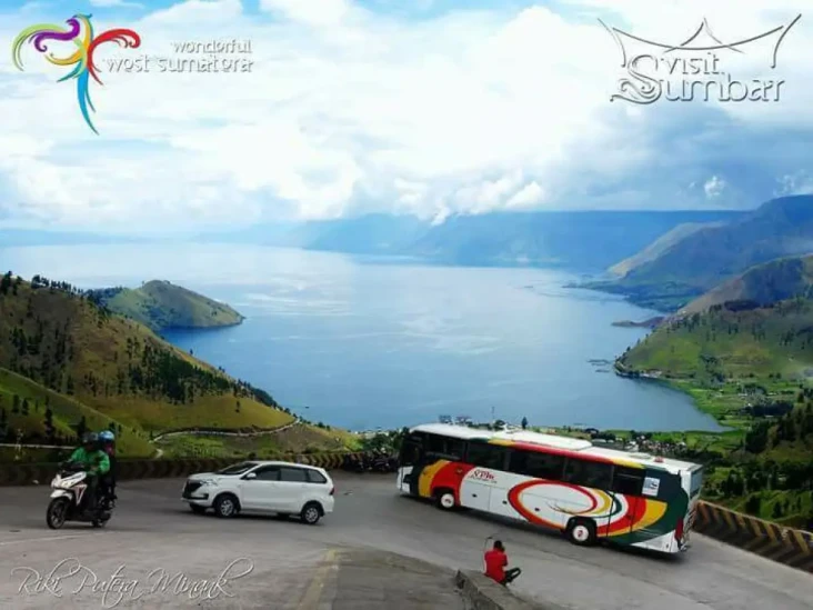Armada Bus Legendaris...