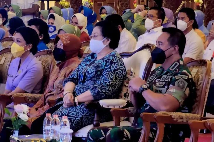 Megawati Gugah Perempuan...