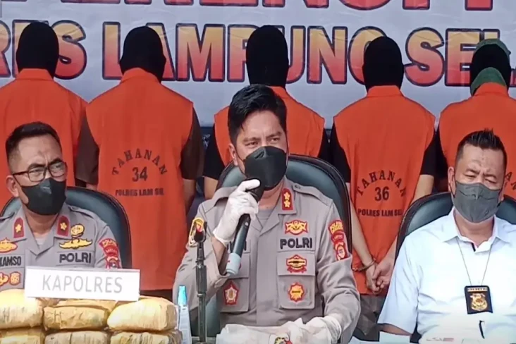 Polisi Tangkap 7 Tersangka...