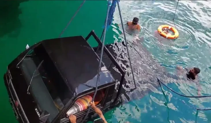Ngebut di Dermaga Pelabuhan...