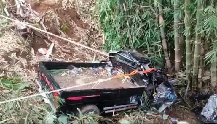 Kecelakaan Maut 8 Tewas...