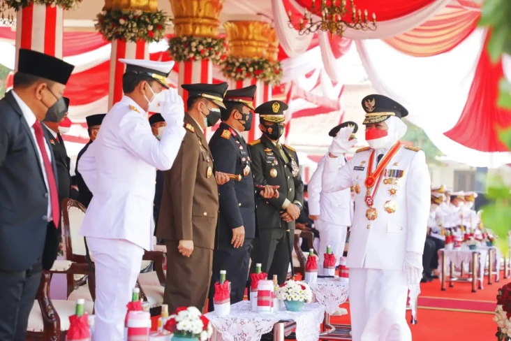 1.250 Undangan Upacara...