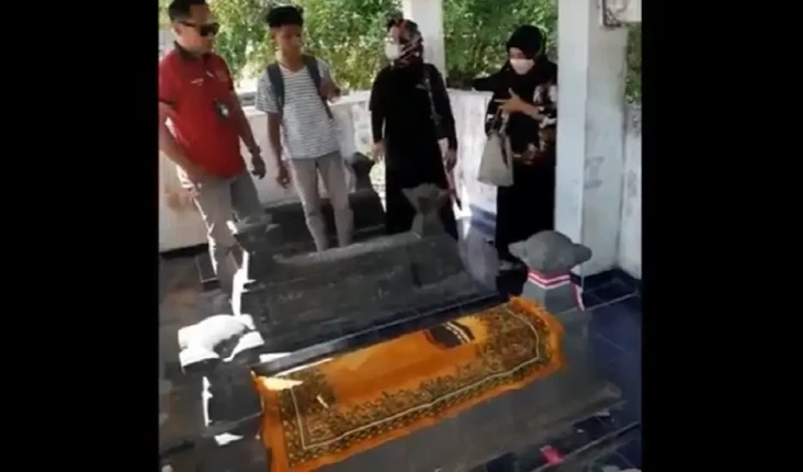 Menyayat Hati, Remaja...